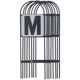 Manegeletters op standaard.